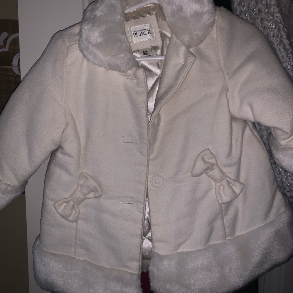 Coat for toddler ( 6-9 months )
